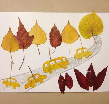 Машины и деревья из осенних листьев