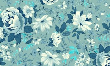 Блеклый голубой фон с цветами