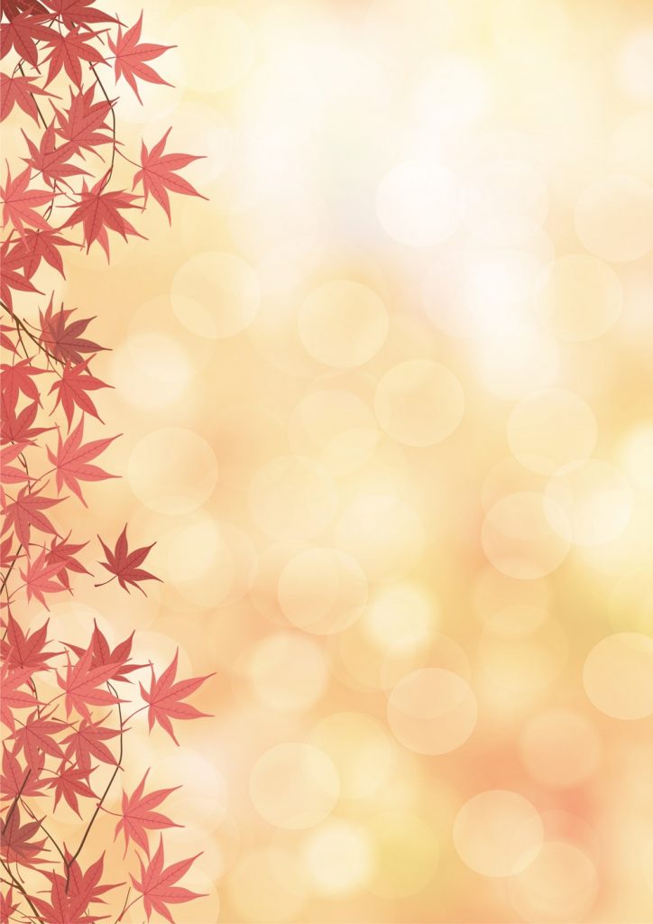 Нежный фон осень с маленькими сухими листьями сбоку
