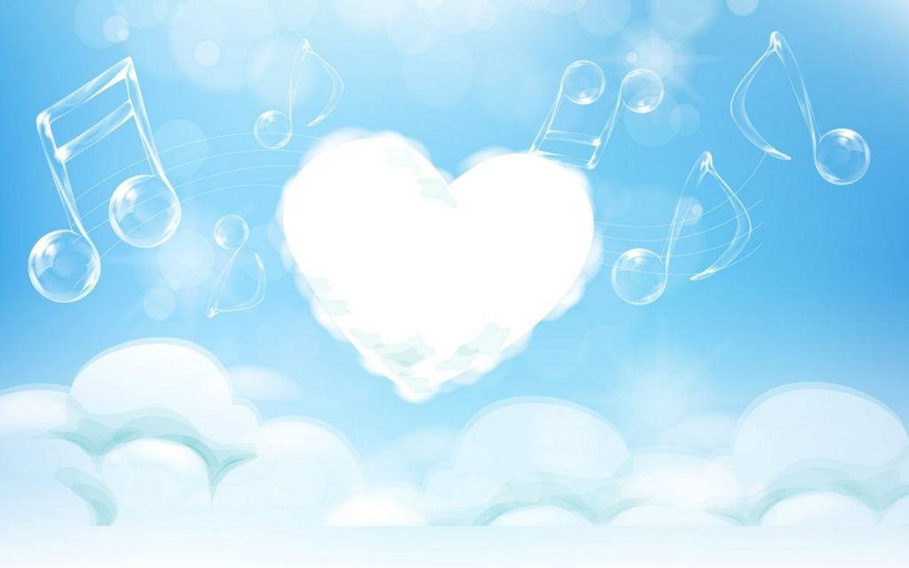 Музыкальные знаки и сердечко на фоне с облаками